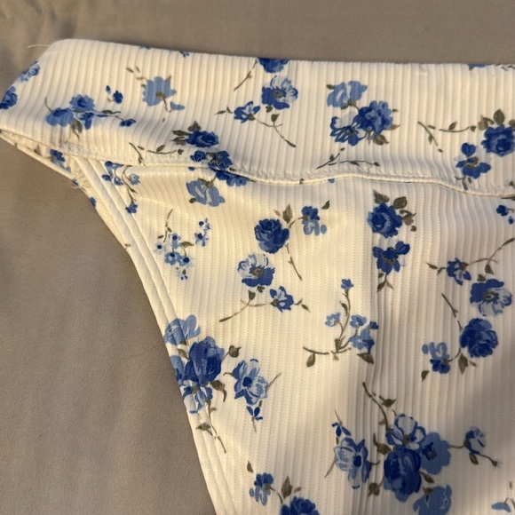 Hollister Blue and White Floral Bikini Bottoms - Picture 3 of 4